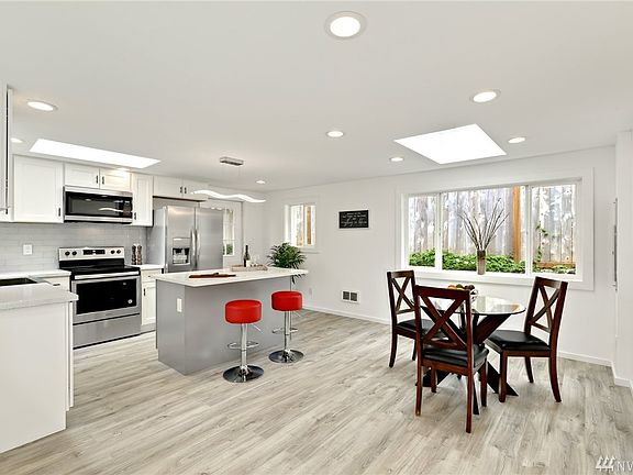 5th image of 23210 Lapierre Dr