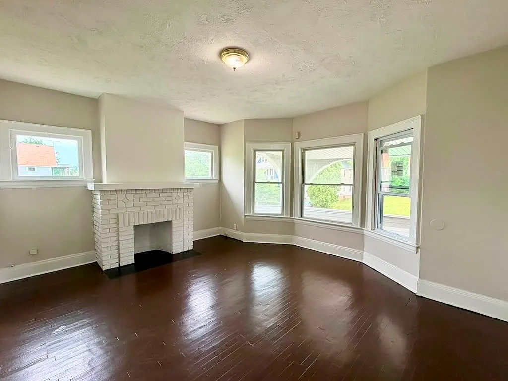 2 bed, 1069 sqft, $995 — Photo 4