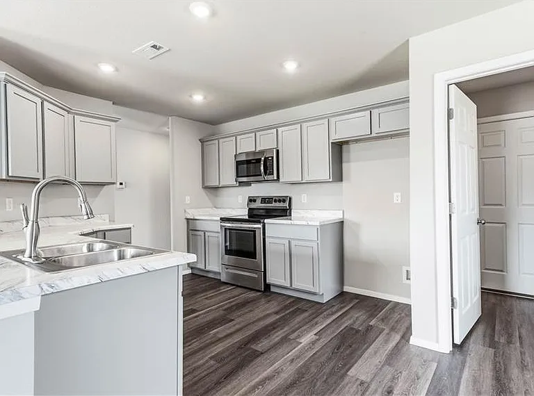 1405 S Corsac St — Photo 4