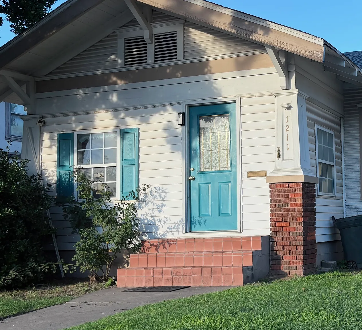 1211 S Elgin Avenue — Photo 1