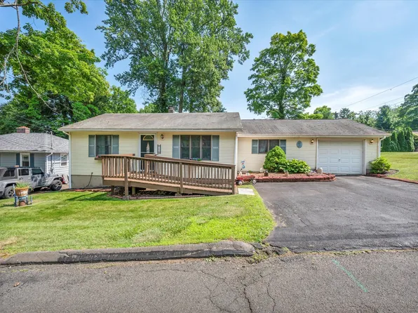 15 Mohican Road, Middlefield, CT 06455