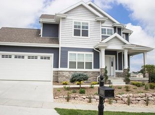 8910 Pine Hollow Pl, Verona, WI 53593
