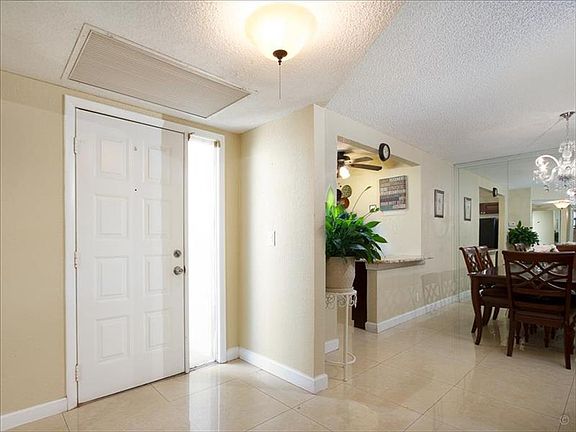 5th image of 4674 Carambola Cir N #2755