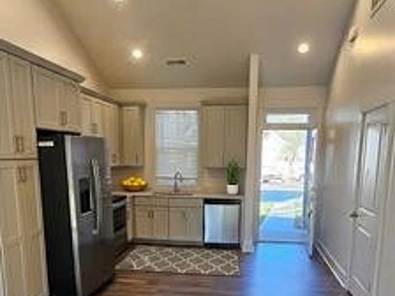 3rd image of 3909 Ironwood St