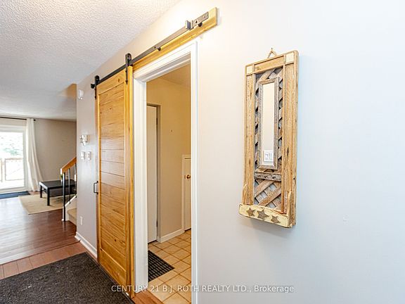 4th image of 127 Alfred St W #90