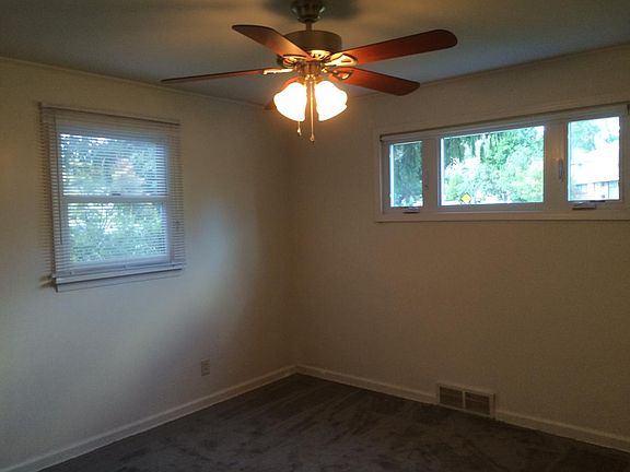 1st Floor Bedroom - New ceiling fan and new carpet