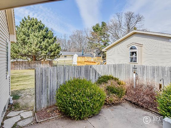 5th image of 903 E Manitou Ln
