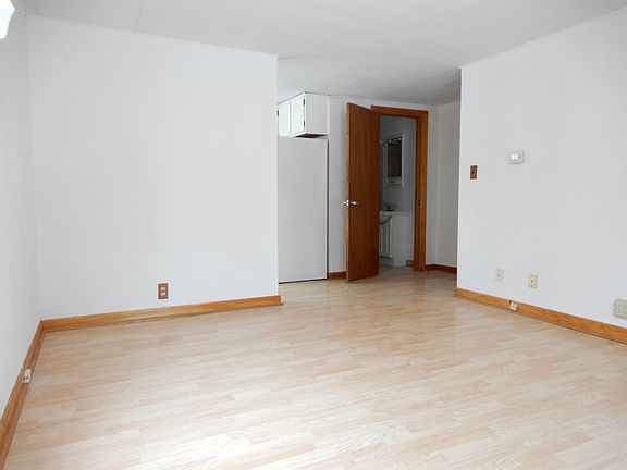 3rd image of 906 Kingsley Dr