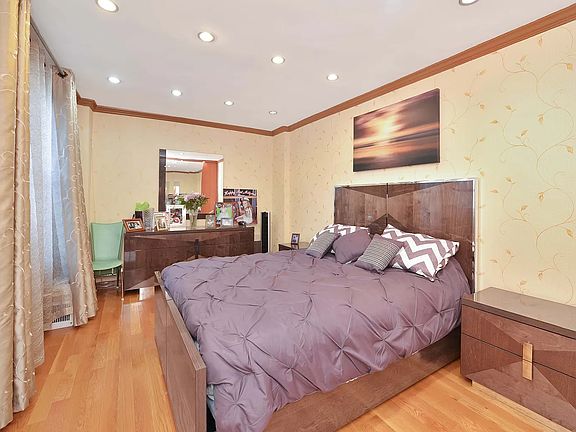 5th image of 2400 E 3rd St APT 214