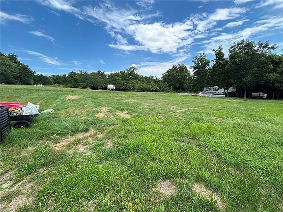 2nd image of 14 Cedar Dr #18