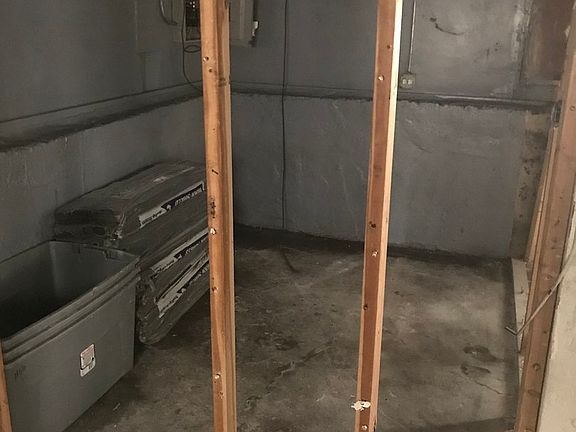 5th image of 10746 S Wentworth Ave