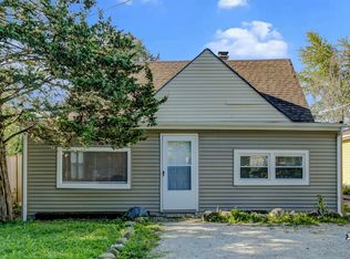 415 E Willow Dr, Round Lake Park, IL 60073