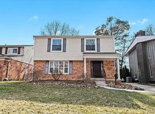 4027 Parkview Dr, Royal Oak, MI