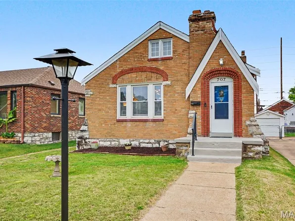 707 Bellavilla Dr, Saint Louis, MO 63125