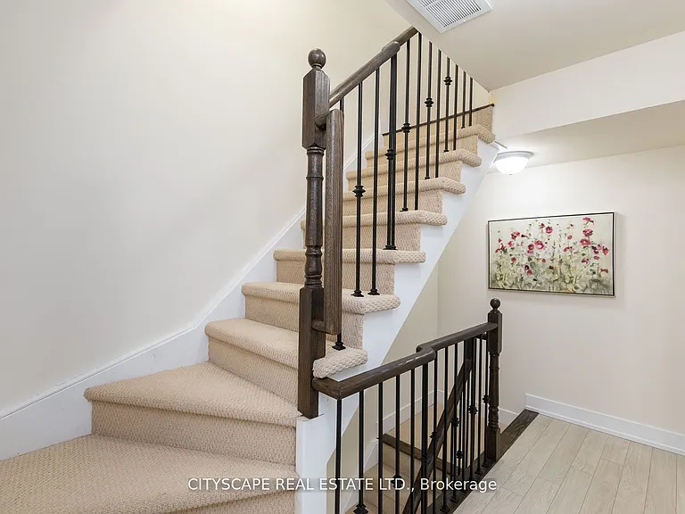 1084 Lansdowne Ave — Photo 18
