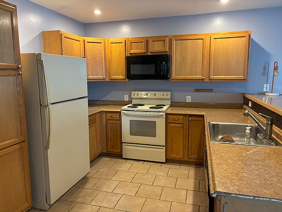 2nd image of 131 E Norwood Ave