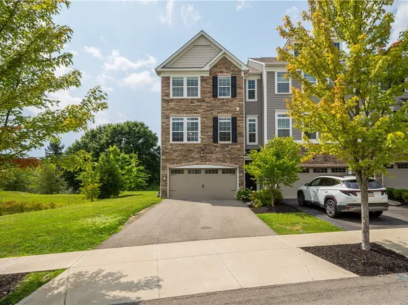 231 Eagle Dr, Cranberry Township, PA 16066