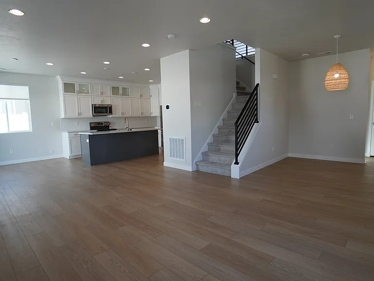 2143 W Natalie Ave — Photo 6
