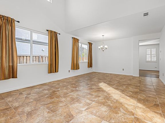 3rd image of 836 Hampton Street