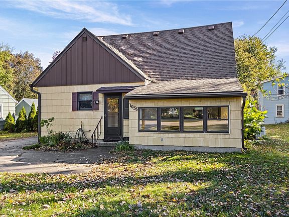 4th image of 1056 Long Pond Rd