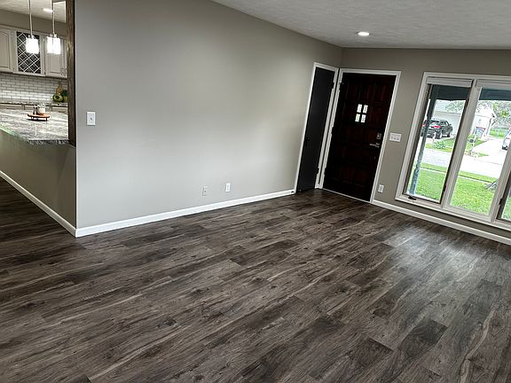 4th image of 4905 Cresthaven Dr