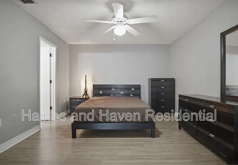 157 Coventry Cir — Photo 17