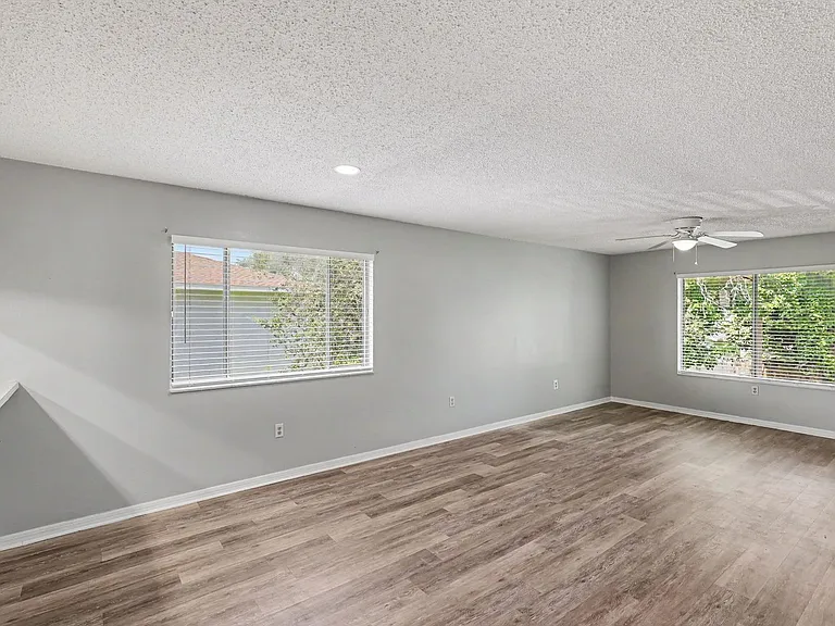 2280-2286 Fox Hollow Dr — Photo 14
