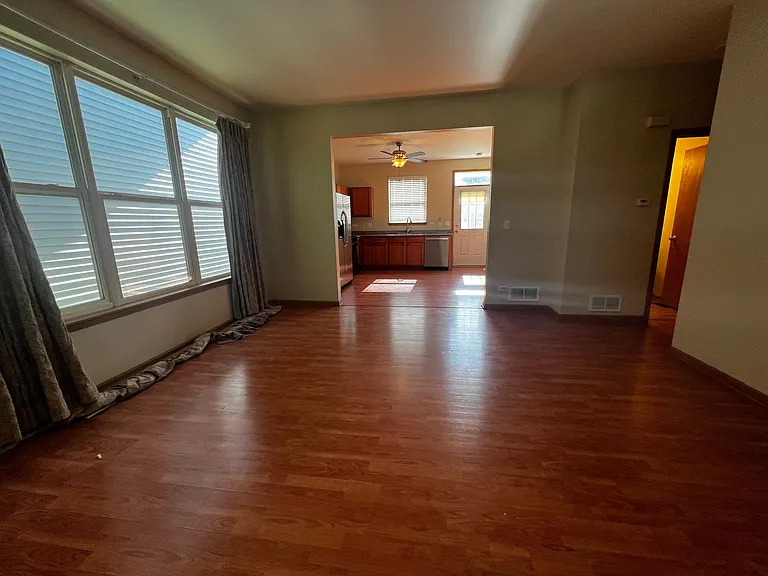 2121 Union Mill Dr — Photo 2