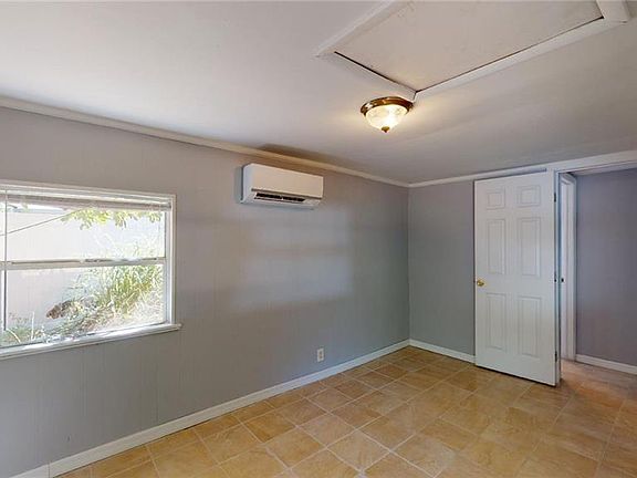 3rd image of 4621 41st Ave N