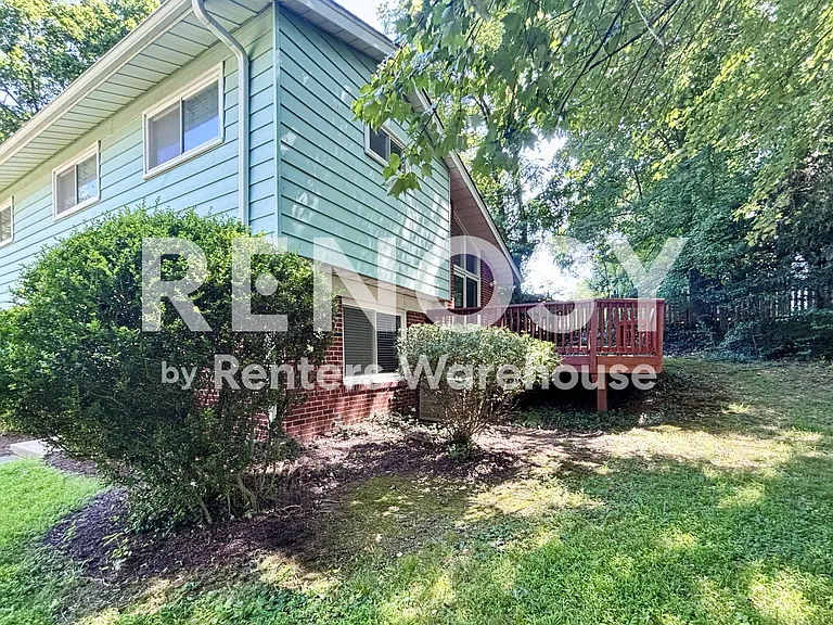 10812 Lombardy Rd — Photo 30