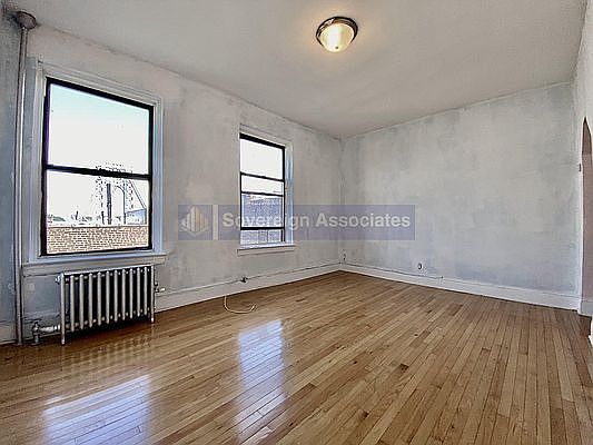 1st image of 12 Pinehurst Ave #5II