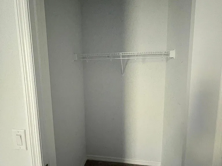 2881 Casterton Dr — Photo 22