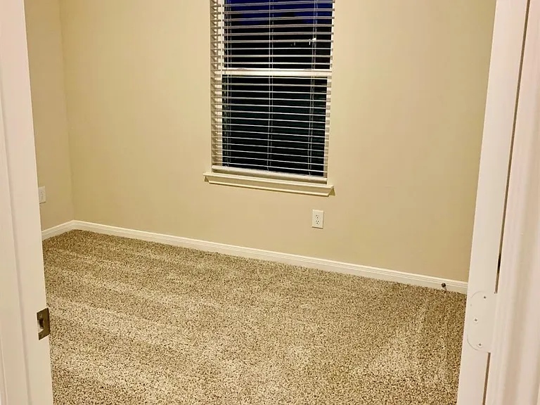 808 Fallbrook Dr — Photo 23