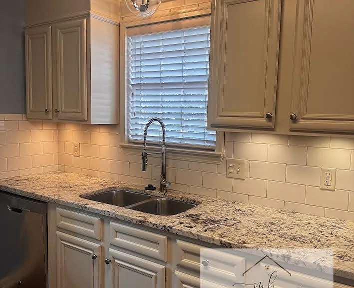1855 Arden Ln — Photo 7