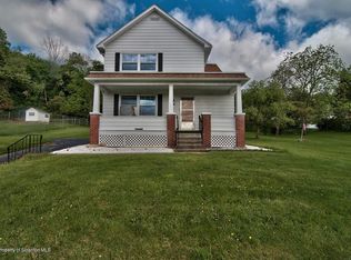 135 7th St, Blakely, PA 18447
