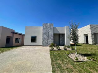 1612 Fresnillo Dr, Laredo, TX 78046