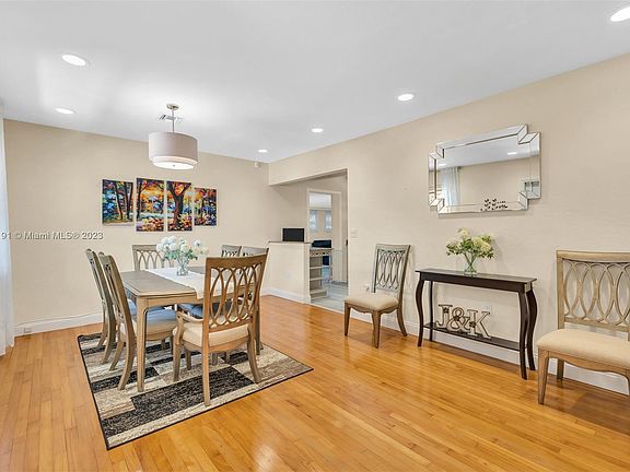 4th image of 661 Swan Ave