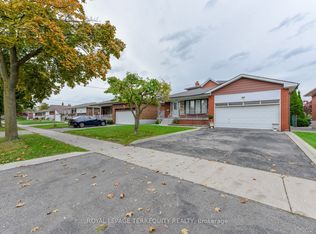 94 Melbert Rd, Toronto, ON M9C 3R1