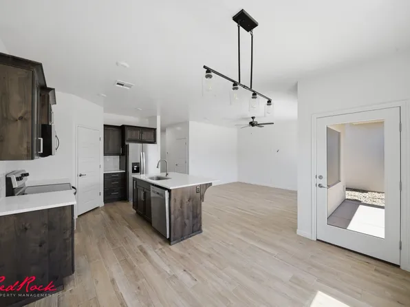 391 S Deep Creek Dr, Washington, UT 84780