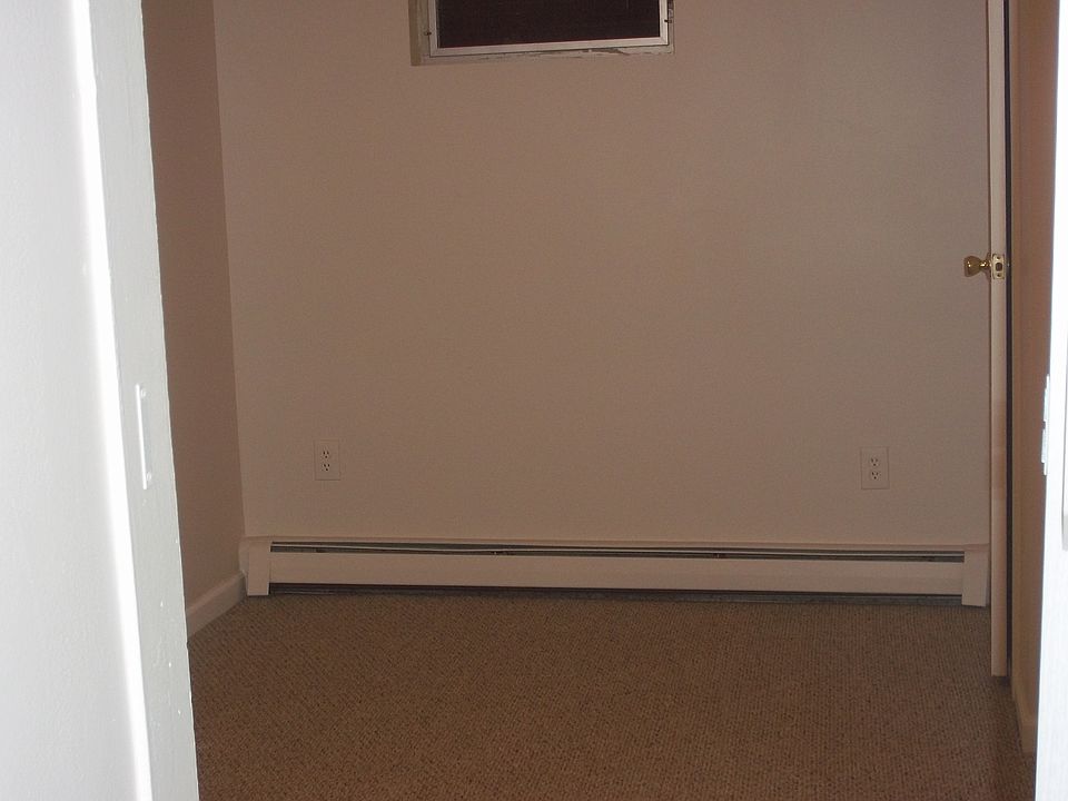 1st image of 22 7th Ave W