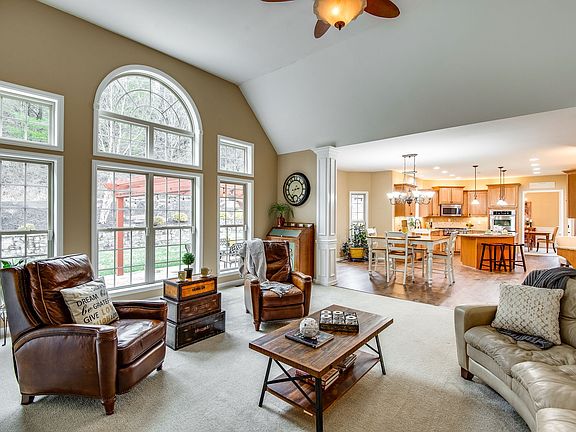 5th image of 3139 Herbert Dr