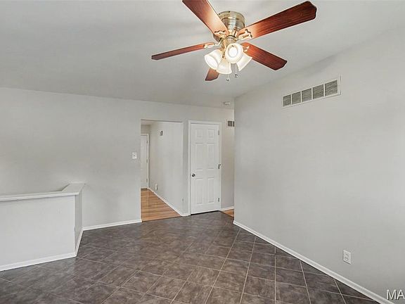 4th image of 566 Candle Light Ln