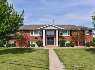 15418 S James St #202B4, Plainfield, IL 60544