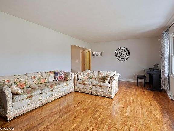 4th image of 776 Grant Ave