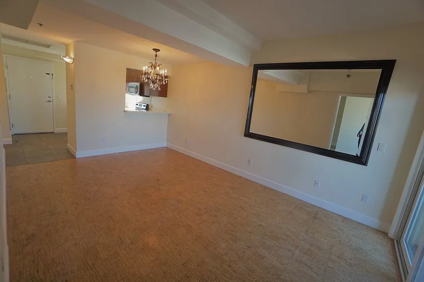 1 bed, 570 sqft, $2,090 — Photo 4