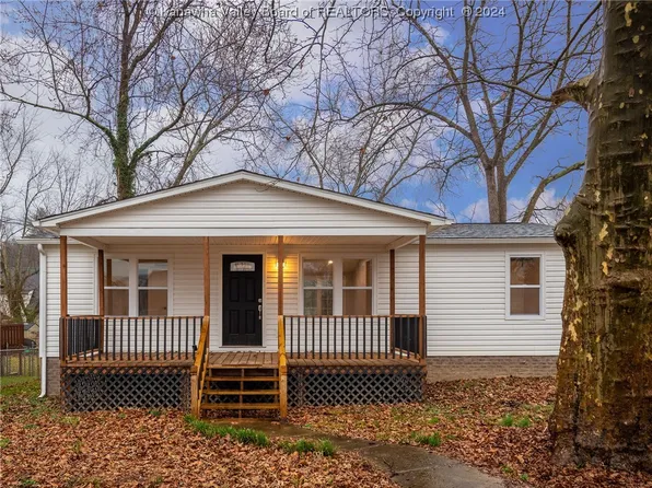 111 Pennsylvania Ave N, Saint Albans, WV 25177