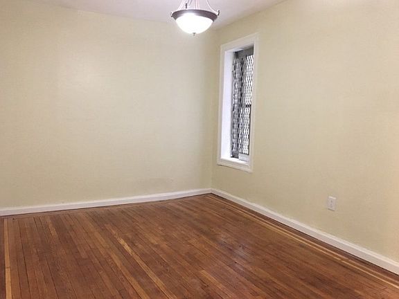3rd image of 809 W 177th St APT 1G