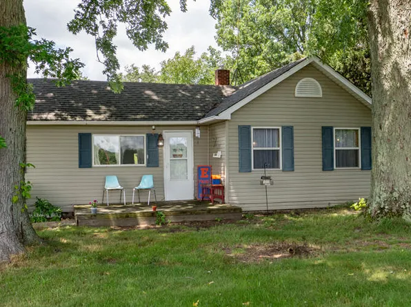 70100 Kessington Rd, Edwardsburg, MI 49112