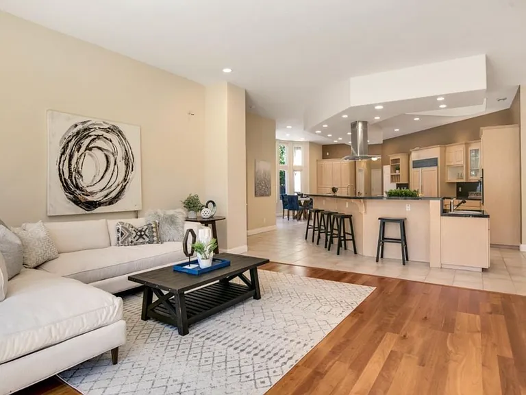 18233 Saratoga Los Gatos Rd — Photo 5