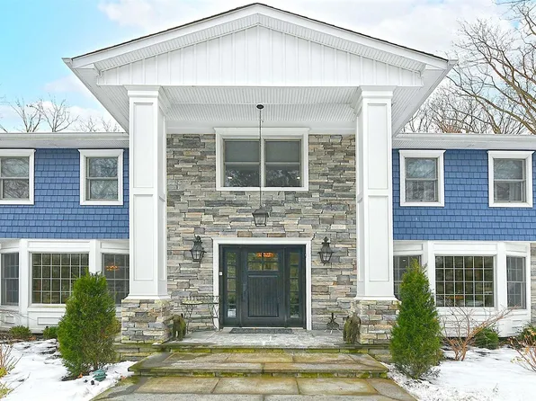 5 Stony Run Court, Dix Hills, NY 11746